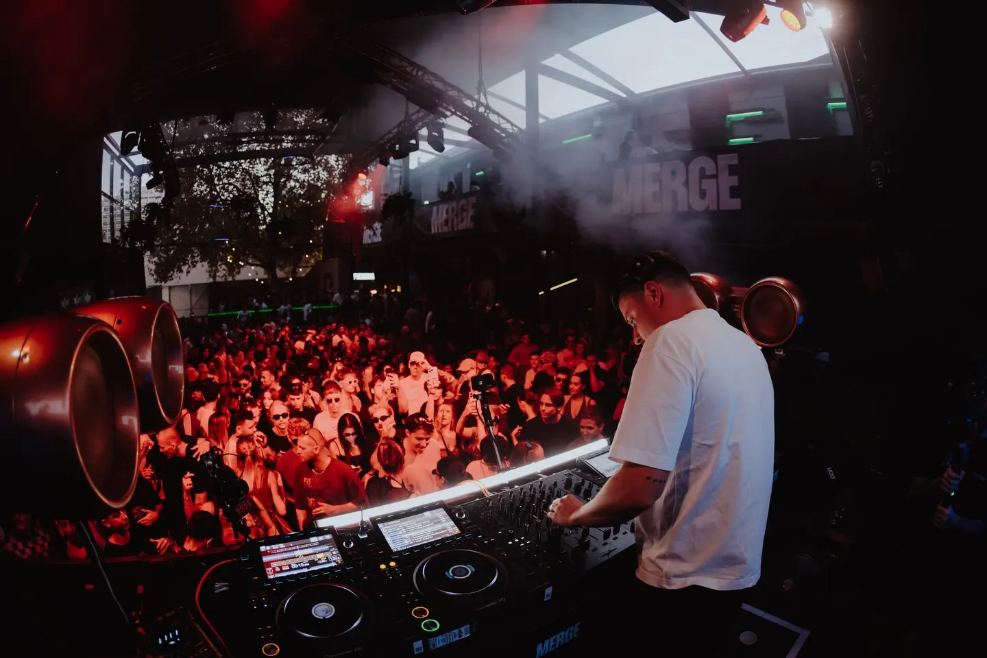 Merge crowd, photo 12